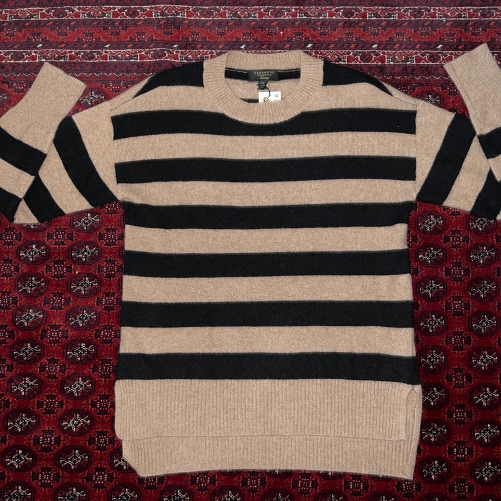 NWT Charter club women cashmere sweater.